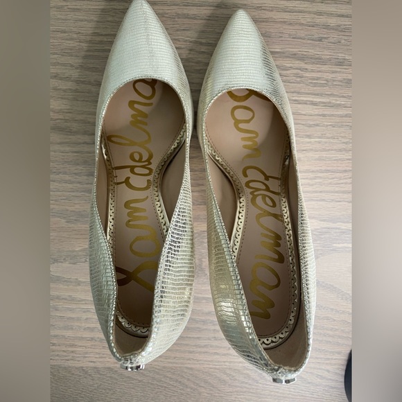 7.5 Metallic Heels - Picture 4 of 9